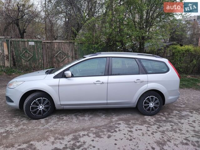 Сірий Форд Фокус, об'ємом двигуна 1.6 л та пробігом 220 тис. км за 5500 $, фото 1 на Automoto.ua