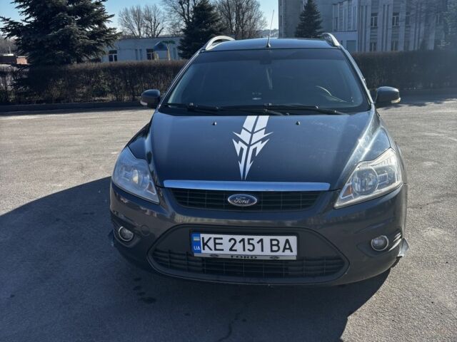 Серый Форд Фокус, объемом двигателя 1.6 л и пробегом 260 тыс. км за 6000 $, фото 1 на Automoto.ua