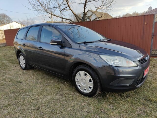 Серый Форд Фокус, объемом двигателя 1.6 л и пробегом 240 тыс. км за 5650 $, фото 1 на Automoto.ua