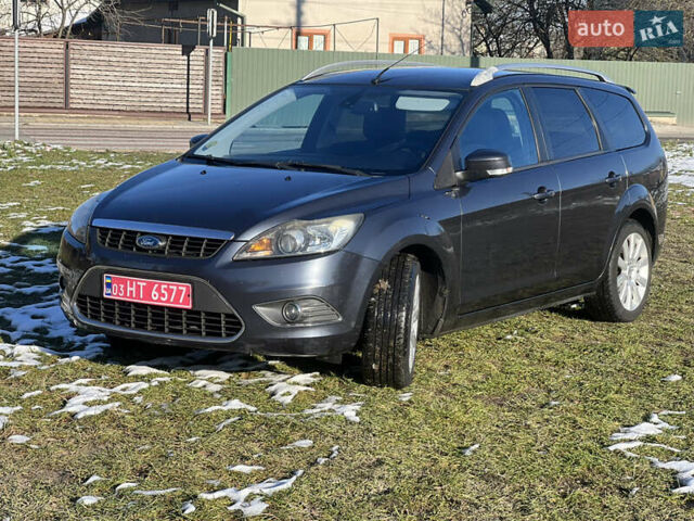 Серый Форд Фокус, объемом двигателя 1.6 л и пробегом 300 тыс. км за 5400 $, фото 1 на Automoto.ua