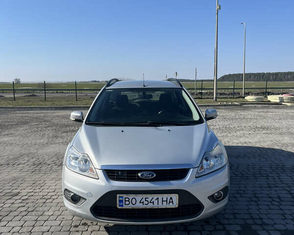 Серый Форд Фокус, объемом двигателя 1.8 л и пробегом 245 тыс. км за 5000 $, фото 1 на Automoto.ua