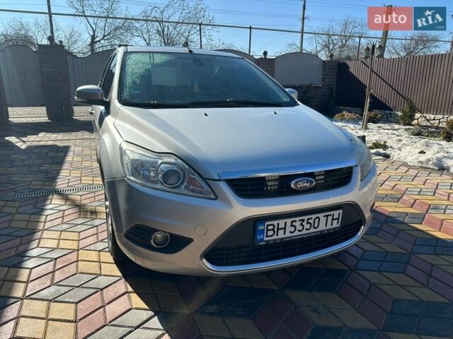 Серый Форд Фокус, объемом двигателя 1.6 л и пробегом 270 тыс. км за 5700 $, фото 1 на Automoto.ua