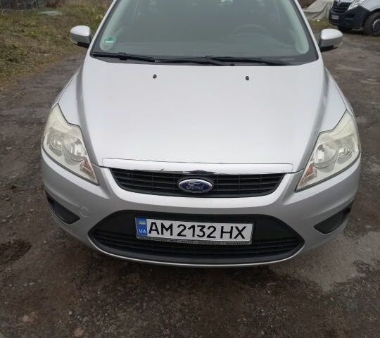 Серый Форд Фокус, объемом двигателя 1.6 л и пробегом 300 тыс. км за 4900 $, фото 1 на Automoto.ua