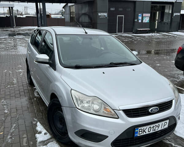 Сірий Форд Фокус, об'ємом двигуна 1.56 л та пробігом 300 тис. км за 4500 $, фото 1 на Automoto.ua