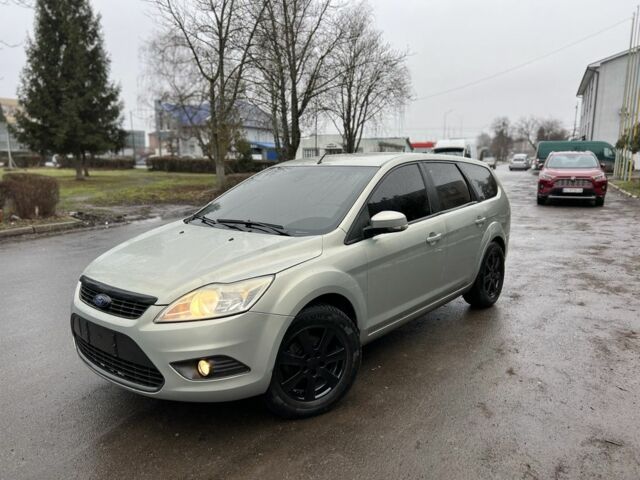 Серый Форд Фокус, объемом двигателя 1.6 л и пробегом 275 тыс. км за 4150 $, фото 1 на Automoto.ua