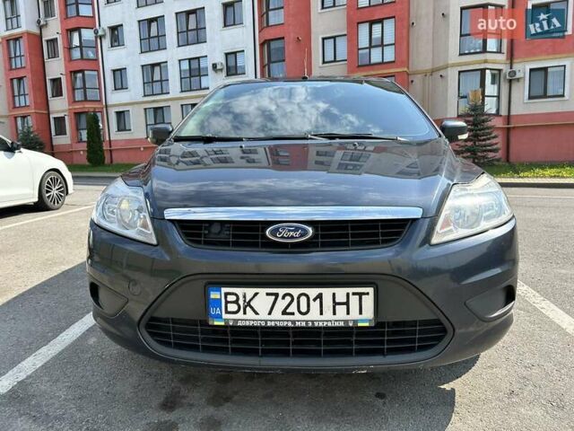 Сірий Форд Фокус, об'ємом двигуна 1.8 л та пробігом 304 тис. км за 4600 $, фото 1 на Automoto.ua