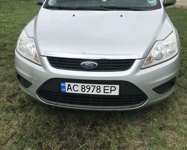 Сірий Форд Фокус, об'ємом двигуна 1.6 л та пробігом 241 тис. км за 4800 $, фото 1 на Automoto.ua
