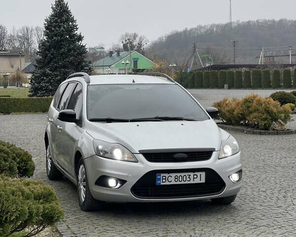 Серый Форд Фокус, объемом двигателя 1.6 л и пробегом 315 тыс. км за 4650 $, фото 1 на Automoto.ua