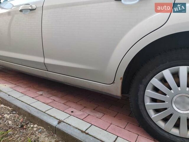 Сірий Форд Фокус, об'ємом двигуна 1.6 л та пробігом 238 тис. км за 4650 $, фото 1 на Automoto.ua