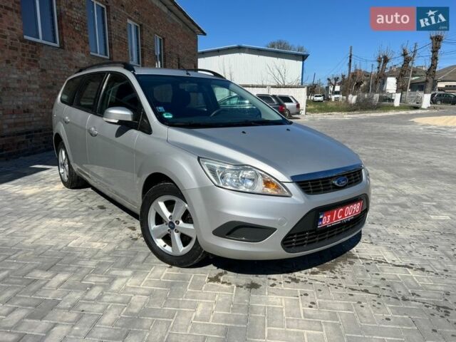 Сірий Форд Фокус, об'ємом двигуна 1.6 л та пробігом 242 тис. км за 5300 $, фото 1 на Automoto.ua