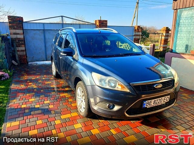 Серый Форд Фокус, объемом двигателя 1.6 л и пробегом 400 тыс. км за 4999 $, фото 1 на Automoto.ua