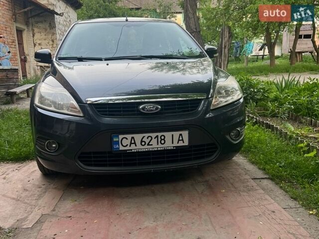 Сірий Форд Фокус, об'ємом двигуна 1.6 л та пробігом 263 тис. км за 4800 $, фото 1 на Automoto.ua