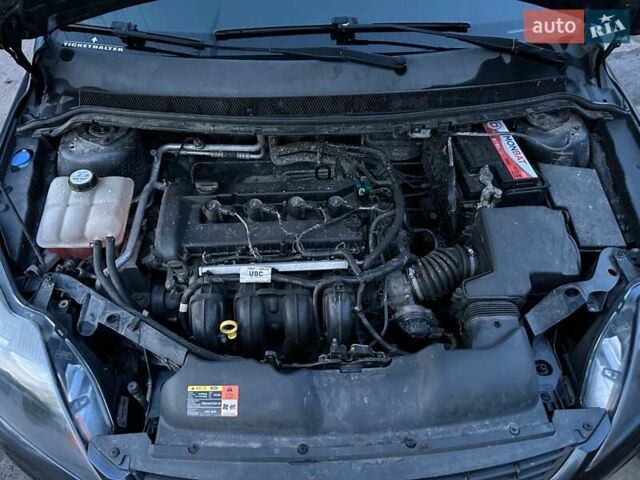 Серый Форд Фокус, объемом двигателя 1.8 л и пробегом 208 тыс. км за 5850 $, фото 1 на Automoto.ua