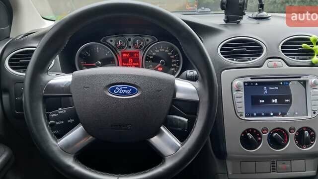 Серый Форд Фокус, объемом двигателя 1.6 л и пробегом 232 тыс. км за 5300 $, фото 1 на Automoto.ua
