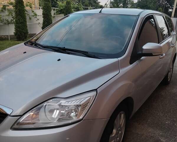 Серый Форд Фокус, объемом двигателя 1.56 л и пробегом 204 тыс. км за 5800 $, фото 1 на Automoto.ua