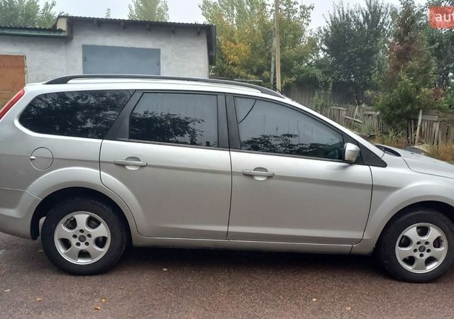 Серый Форд Фокус, объемом двигателя 1.56 л и пробегом 290 тыс. км за 3500 $, фото 1 на Automoto.ua