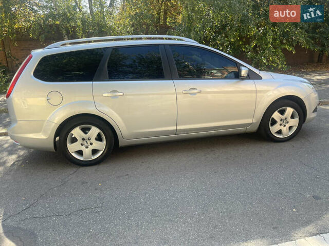 Сірий Форд Фокус, об'ємом двигуна 1.6 л та пробігом 233 тис. км за 5300 $, фото 1 на Automoto.ua