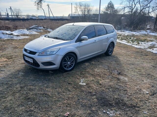 Серый Форд Фокус, объемом двигателя 1.6 л и пробегом 260 тыс. км за 6000 $, фото 1 на Automoto.ua