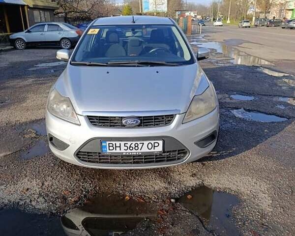 Серый Форд Фокус, объемом двигателя 1.6 л и пробегом 300 тыс. км за 5500 $, фото 1 на Automoto.ua