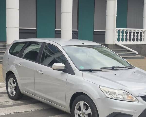 Серый Форд Фокус, объемом двигателя 1.6 л и пробегом 157 тыс. км за 5500 $, фото 1 на Automoto.ua