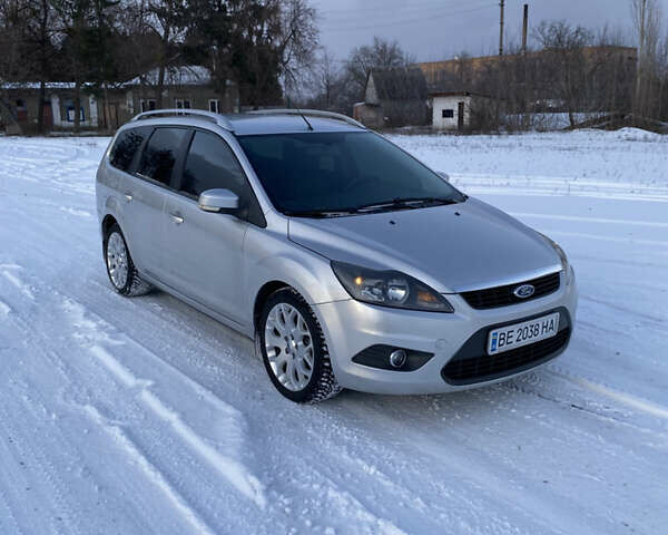 Серый Форд Фокус, объемом двигателя 1.6 л и пробегом 299 тыс. км за 5700 $, фото 1 на Automoto.ua