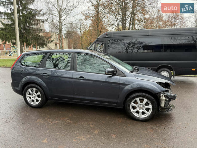 Серый Форд Фокус, объемом двигателя 1.6 л и пробегом 224 тыс. км за 4200 $, фото 1 на Automoto.ua