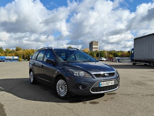 Серый Форд Фокус, объемом двигателя 1.6 л и пробегом 256 тыс. км за 6800 $, фото 1 на Automoto.ua