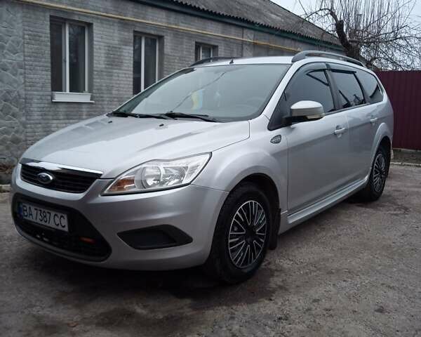 Серый Форд Фокус, объемом двигателя 1.6 л и пробегом 299 тыс. км за 5200 $, фото 1 на Automoto.ua