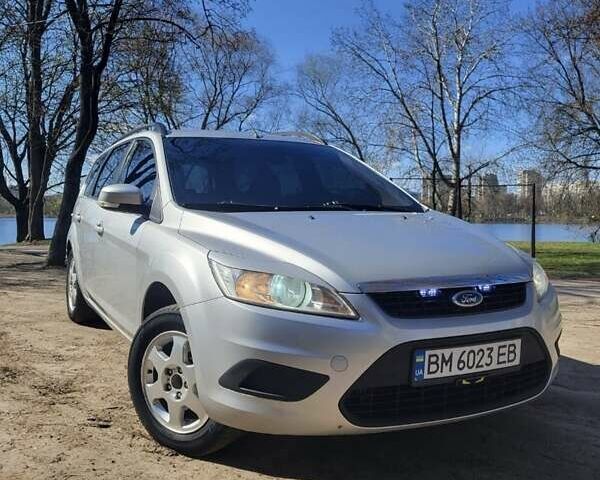 Серый Форд Фокус, объемом двигателя 1.6 л и пробегом 237 тыс. км за 5400 $, фото 1 на Automoto.ua