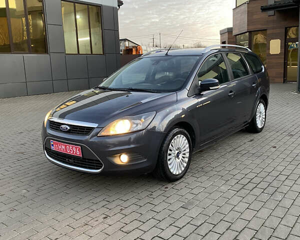 Серый Форд Фокус, объемом двигателя 1.6 л и пробегом 272 тыс. км за 5800 $, фото 1 на Automoto.ua