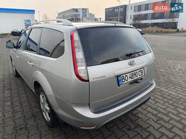 Серый Форд Фокус, объемом двигателя 1.6 л и пробегом 211 тыс. км за 5600 $, фото 1 на Automoto.ua