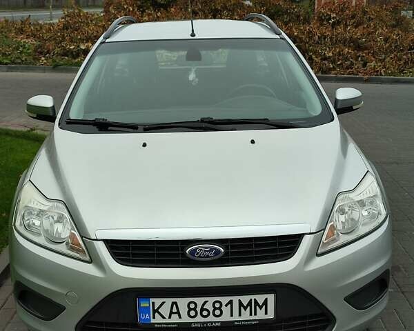 Серый Форд Фокус, объемом двигателя 1.6 л и пробегом 294 тыс. км за 5300 $, фото 1 на Automoto.ua