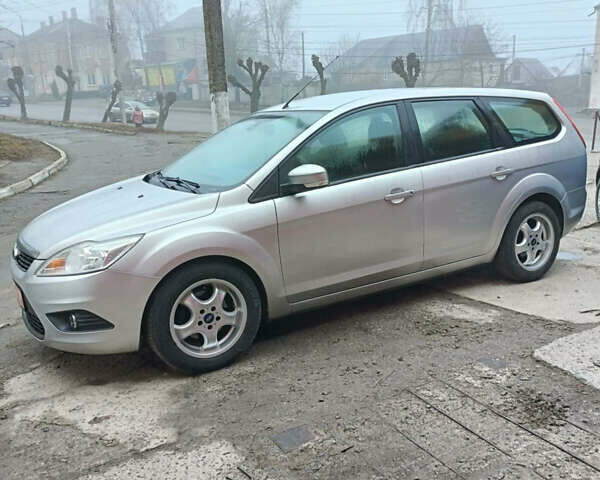 Серый Форд Фокус, объемом двигателя 1.6 л и пробегом 238 тыс. км за 5500 $, фото 1 на Automoto.ua