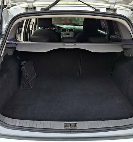 Серый Форд Фокус, объемом двигателя 1.56 л и пробегом 272 тыс. км за 5800 $, фото 1 на Automoto.ua