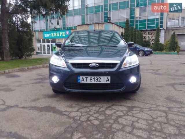 Серый Форд Фокус, объемом двигателя 1.6 л и пробегом 235 тыс. км за 5850 $, фото 1 на Automoto.ua
