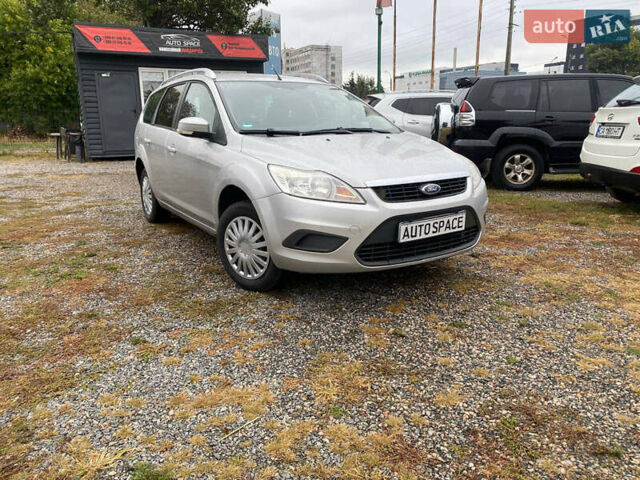 Серый Форд Фокус, объемом двигателя 1.6 л и пробегом 250 тыс. км за 5500 $, фото 1 на Automoto.ua