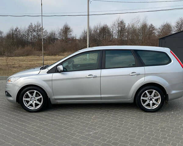 Серый Форд Фокус, объемом двигателя 1.6 л и пробегом 272 тыс. км за 6300 $, фото 1 на Automoto.ua