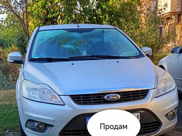 Серый Форд Фокус, объемом двигателя 1.6 л и пробегом 393 тыс. км за 5400 $, фото 1 на Automoto.ua