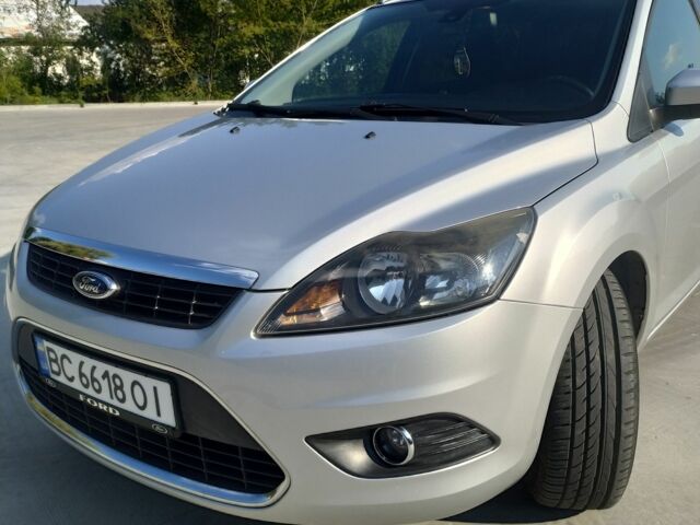 Серый Форд Фокус, объемом двигателя 1.8 л и пробегом 186 тыс. км за 6800 $, фото 1 на Automoto.ua