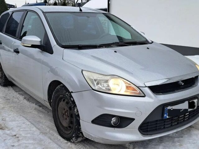 Серый Форд Фокус, объемом двигателя 1.6 л и пробегом 300 тыс. км за 1999 $, фото 1 на Automoto.ua