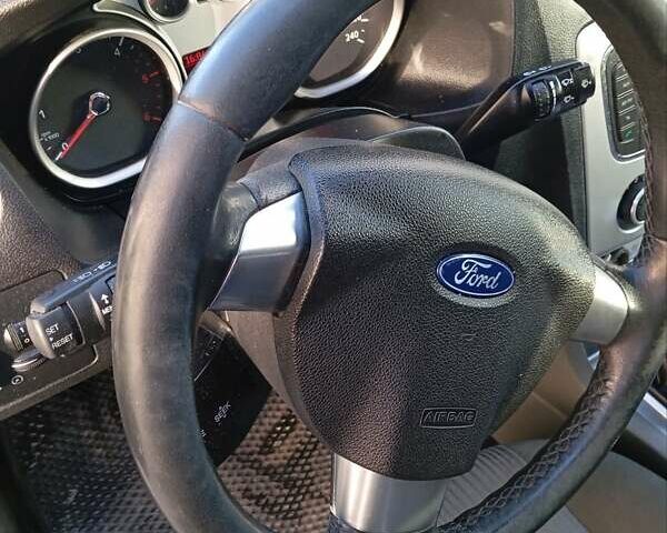 Серый Форд Фокус, объемом двигателя 1.56 л и пробегом 267 тыс. км за 6200 $, фото 1 на Automoto.ua