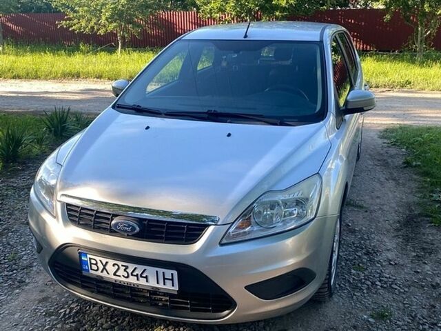 Сірий Форд Фокус, об'ємом двигуна 1.6 л та пробігом 245 тис. км за 5000 $, фото 1 на Automoto.ua