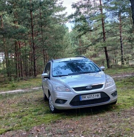Форд Фокус 2010 в Сарнах на Automoto.ua Серый Форд Фокус, объемом двигателя 1.6 л и пробегом 312 тыс. км за 5200 $, фото 1 на Automoto.ua