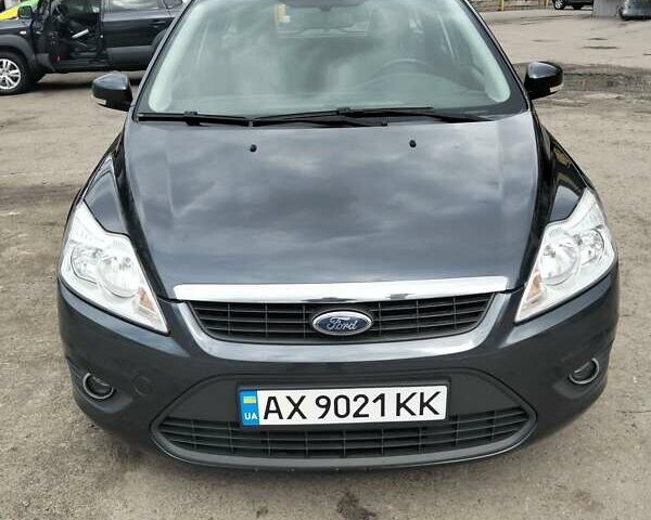 Сірий Форд Фокус, об'ємом двигуна 1.6 л та пробігом 239 тис. км за 6600 $, фото 1 на Automoto.ua