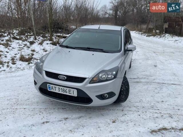 Серый Форд Фокус, объемом двигателя 1.8 л и пробегом 280 тыс. км за 5900 $, фото 1 на Automoto.ua