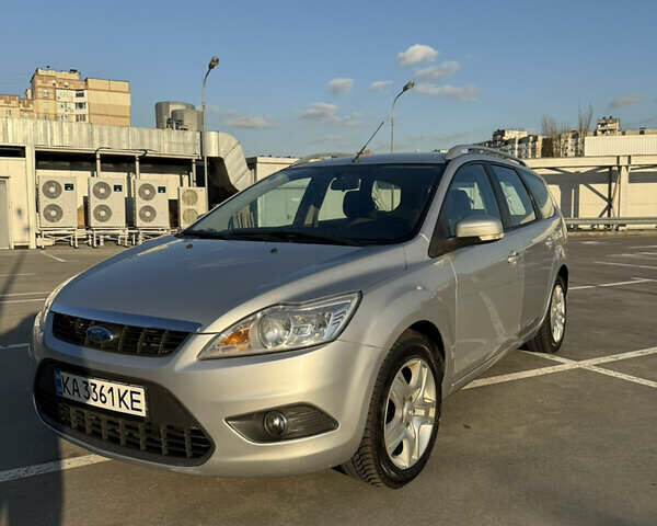 Серый Форд Фокус, объемом двигателя 1.6 л и пробегом 266 тыс. км за 5700 $, фото 1 на Automoto.ua