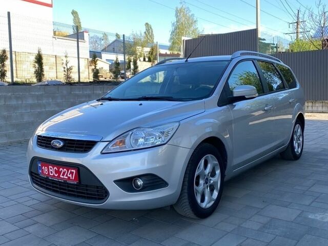 Сірий Форд Фокус, об'ємом двигуна 1.6 л та пробігом 242 тис. км за 5800 $, фото 1 на Automoto.ua