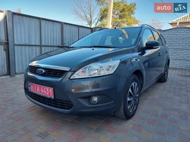 Серый Форд Фокус, объемом двигателя 1.6 л и пробегом 204 тыс. км за 6300 $, фото 1 на Automoto.ua