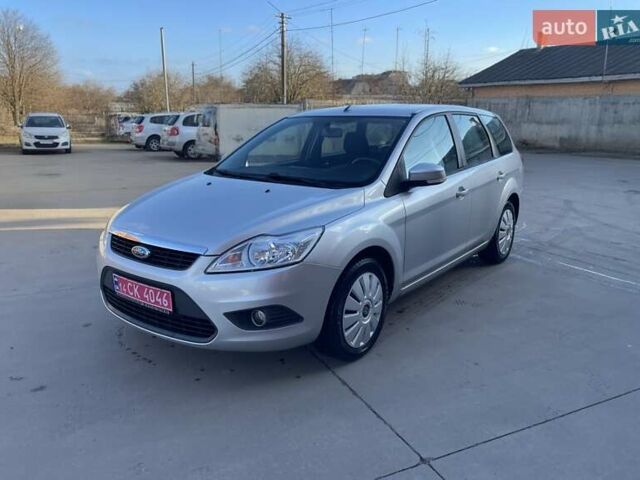 Серый Форд Фокус, объемом двигателя 1.6 л и пробегом 237 тыс. км за 5400 $, фото 1 на Automoto.ua