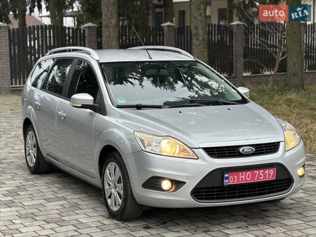 Сірий Форд Фокус, об'ємом двигуна 1.6 л та пробігом 252 тис. км за 5700 $, фото 1 на Automoto.ua
